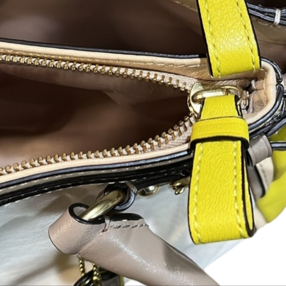 COACH EUC Madison Colorblock Kara Carryall beige/lime Leather Excellent LIKE new - Picture 10 of 11